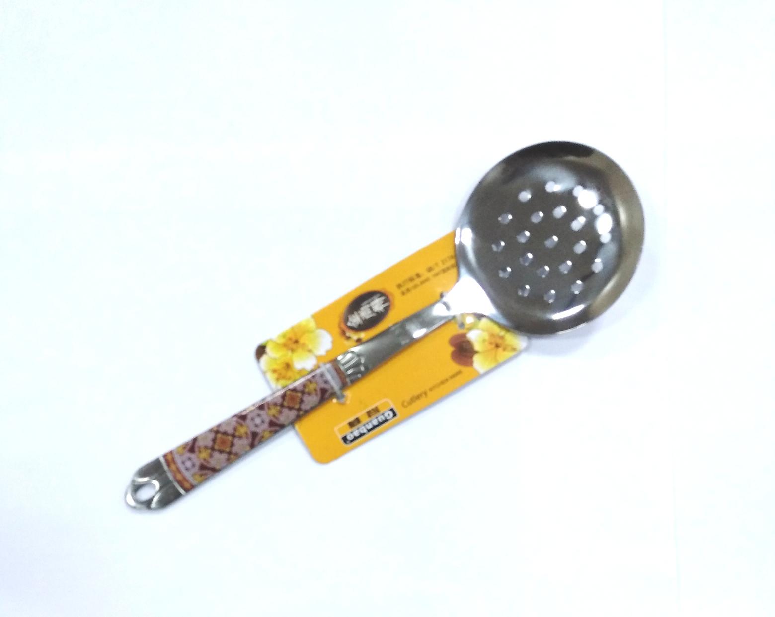 Шумовка кухонная с рисунком (красный коврик)  - AV-115